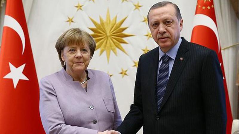 Erdoğan, Merkel ile telefonda görüştü