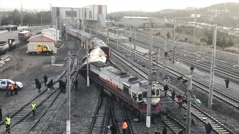 Ankara'da Doğu Ekspresi treni raydan çıktı