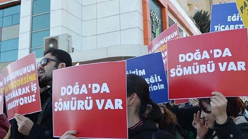 Devir sürecindeki Doğa Koleji'nde maaş krizi devam ediyor; veliler yarın eylem yapacak