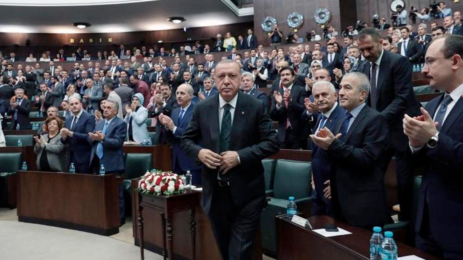 Yeni Akit yazarı Dilipak: AK Partililer ne yapıyor bilmem ama AKP’liler boş durmuyor