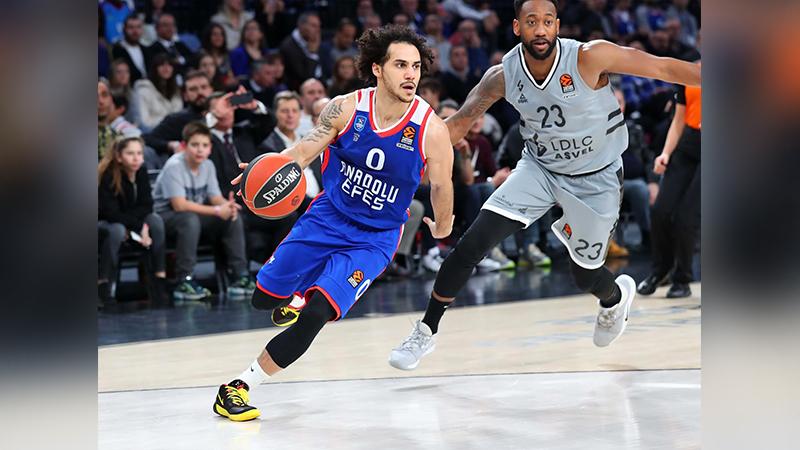 ÖZET | Anadolu Efes evinde şov yaptı