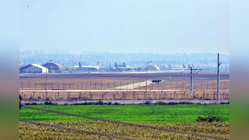 İncirlik Üssü'nde 424 kişinin işten çıkarılmasına karşı eylem