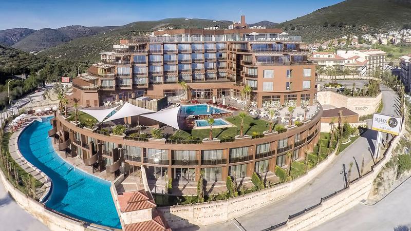 Kuşadası'nda icradan satılık 5 yıldızlı otel 