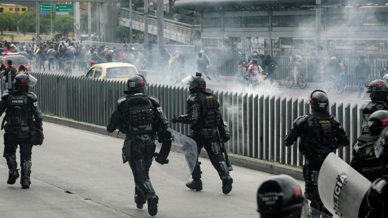 Kolombiya'da hükümet karşıtı protestolarda kan döküldü