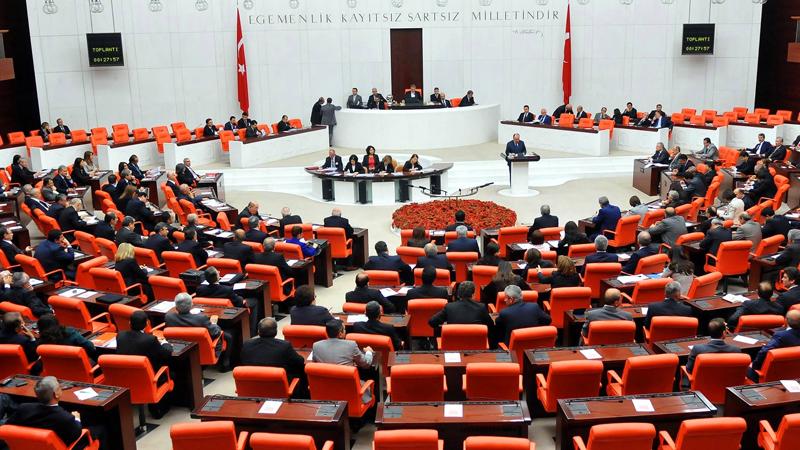 Deprem araştırma önergeleri AKP-MHP oylarıyla reddedildi