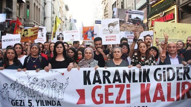 Sedat Ergin, Gezi parkı davasını yazdı: Katilin ‘mağdur’, ‘paranoid kişilik’in ‘tanık’ olduğu yargılama sürecinden adalet bekleyebilir miyiz?"