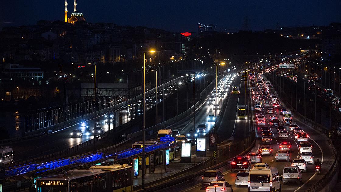 İstanbul'da trafik yoğunluğu yüzde 76'ya ulaştı