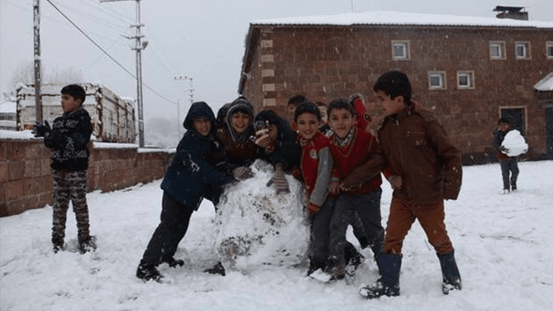 Ağrı’da eğitime kar engeli