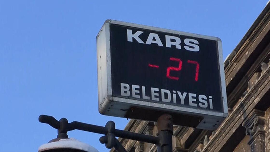 Kars'ta termometreler eksi 27’i gösterdi