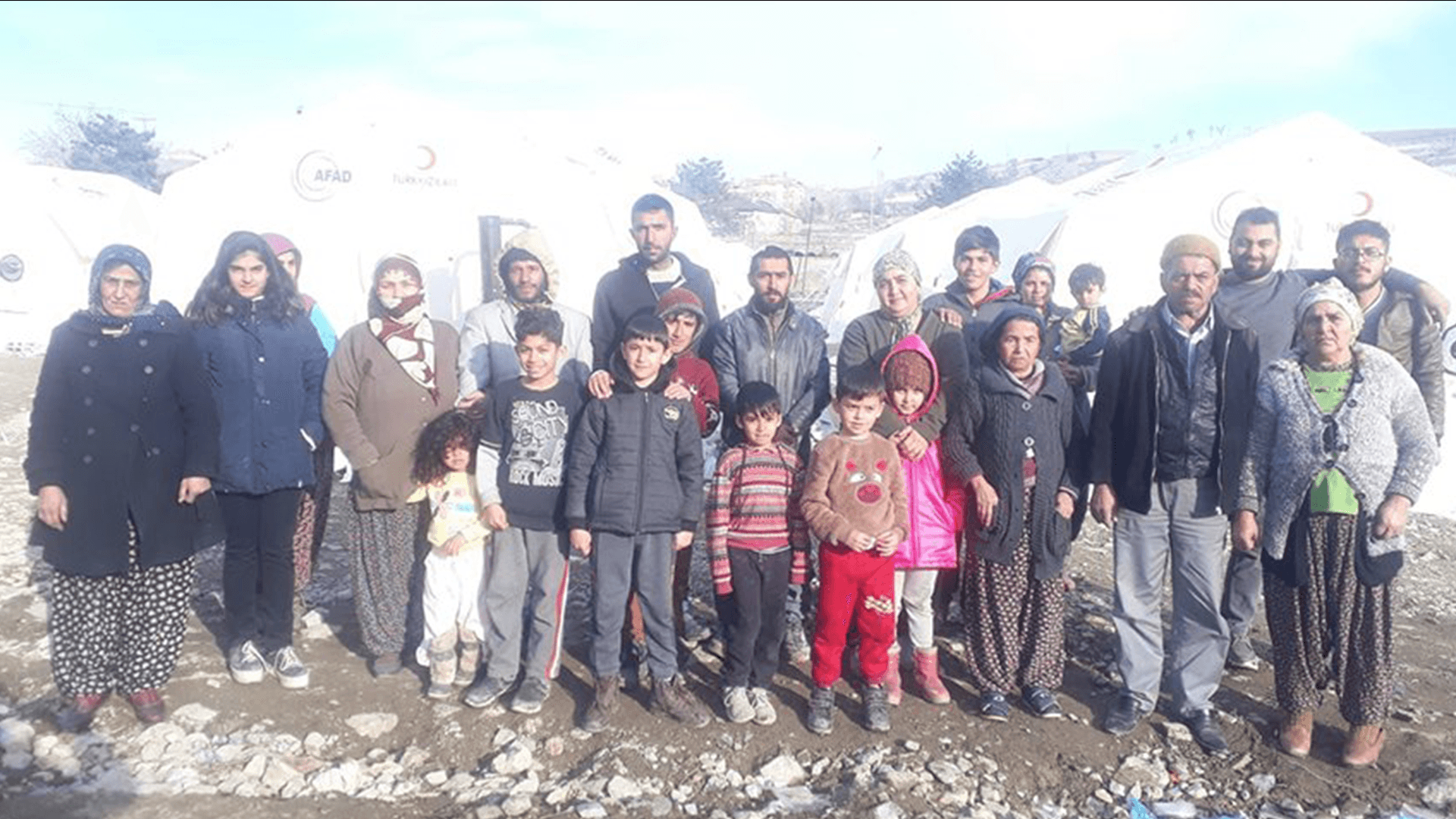 Elazığ'daki depremzedeler: Millet burada aç, susuz, sabahlara kadar soğuktan donuyor, bize yardım paraları ulaşmıyor