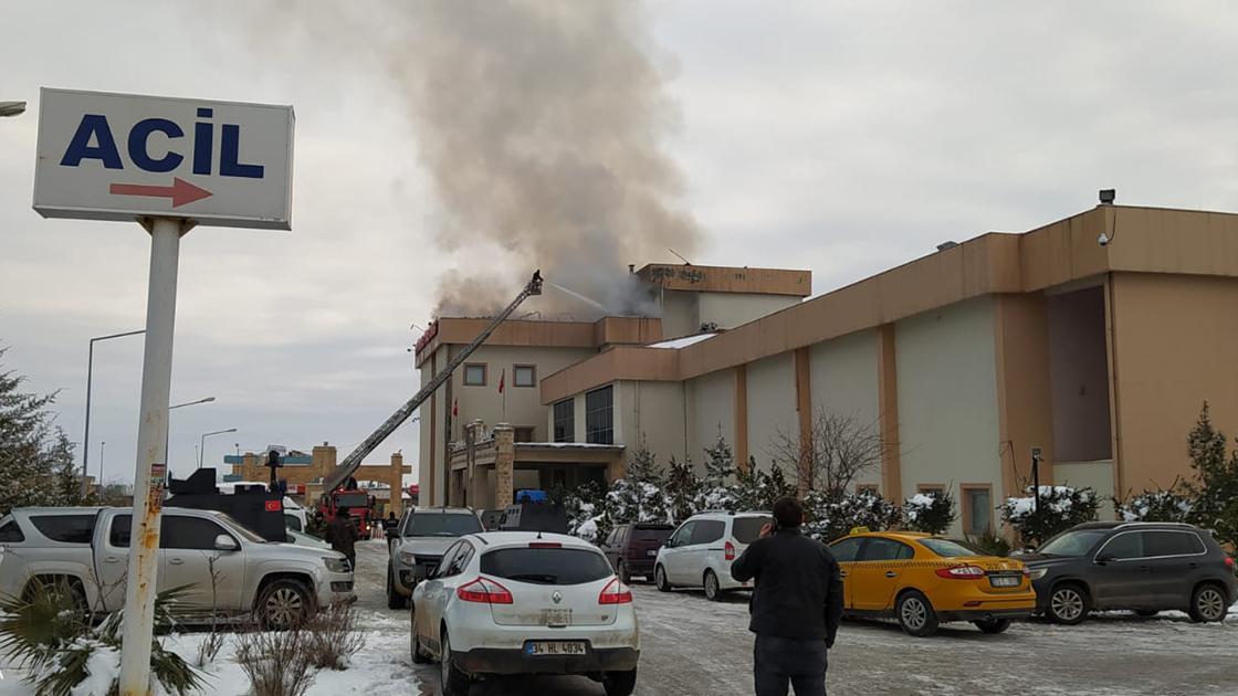 Devlet hastanesinde yangın; hastalar tahliye edildi