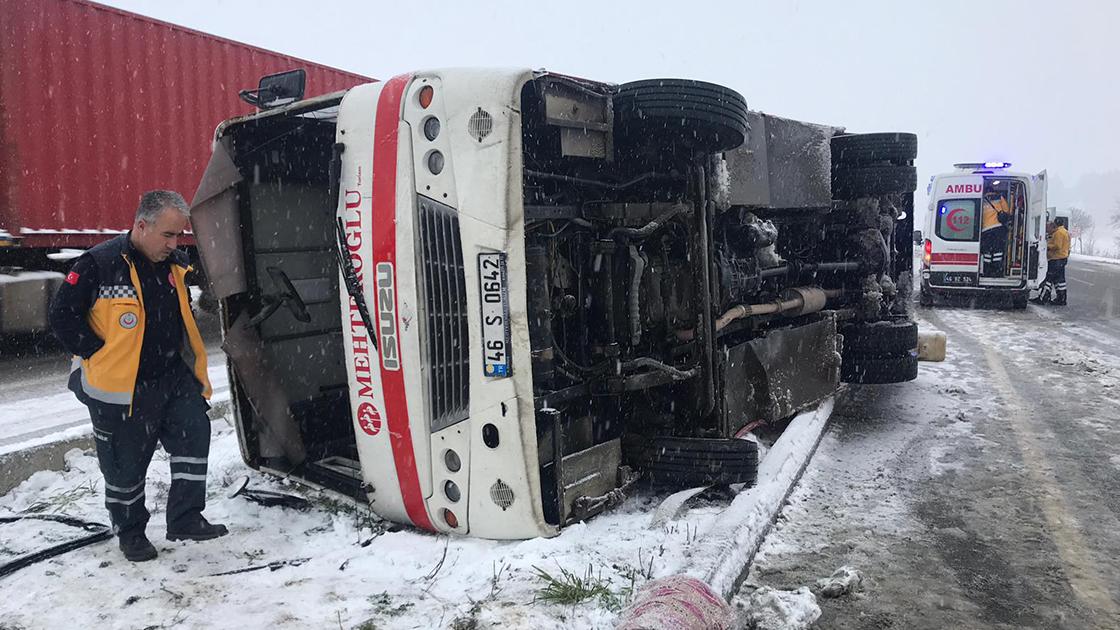 Kahramanmaraş'ta işçi servisi devrildi: 9 yaralı