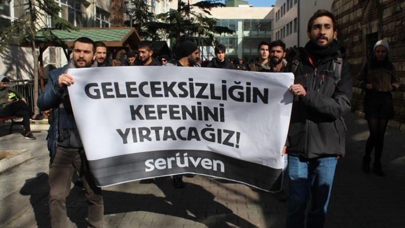 Sıra arkadaşları yaşamına son veren İstanbul Üniversitesi öğrencisi Hakan'ı andı