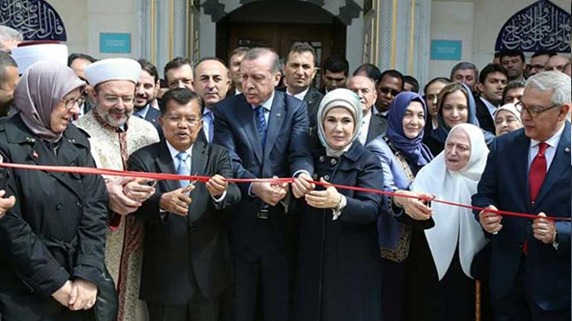 Diyanet’ten ABD’de milyonluk açılış töreni