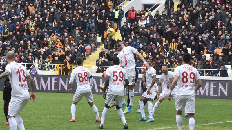 10 kişilik Antalyaspor, Malatya'yı son dakikada devirdi