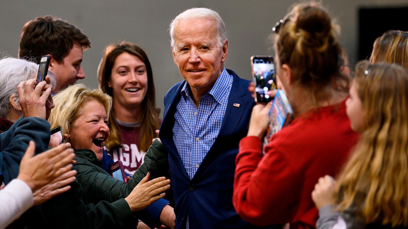 Demokrat Parti'nin adaylık yarışından çekilen iki isimden Joe Biden'a destek açıklaması 