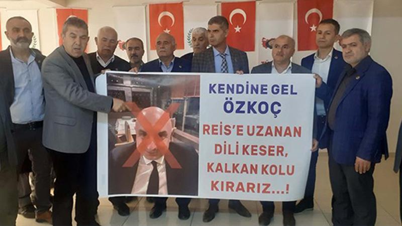 Muhtarlardan CHP'li Özkoç'a : Reise uzanan dili keser, kalkan kolu kırarız