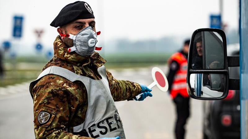 İtalya’da nüfusun dörtte biri karantinada