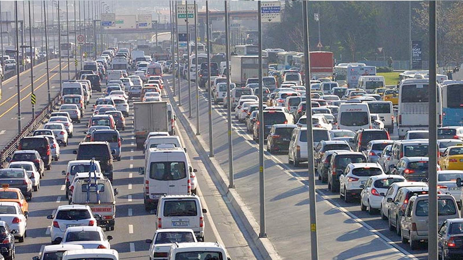 Yağış sonrası İstanbul trafiğinde artış 