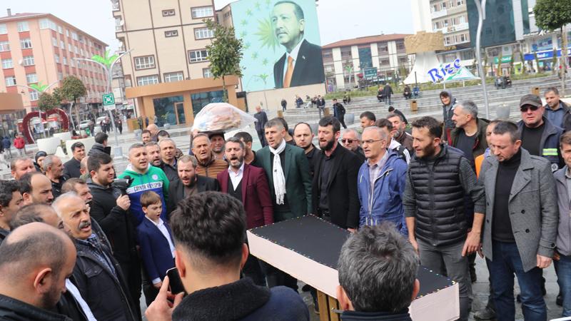 Rize'de AKP’den DEVA’ya geçenler için gıyabi cenaze namazı