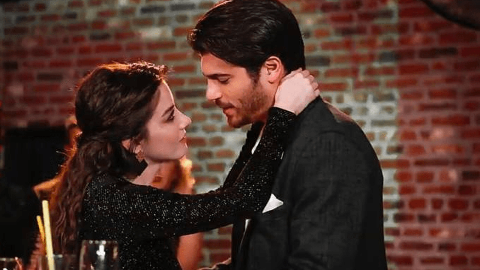 Özge Gürel: Can Yaman bir cümleyle linç edildi