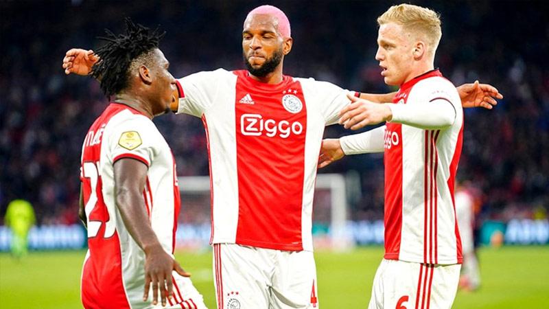 Ajax, Ryan Babel'in sözleşmesini feshetti