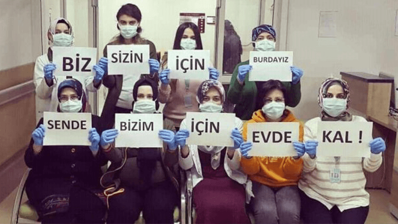 Koronavirüs ile mücadele eden sağlık çalışanlarına alkışla destek 