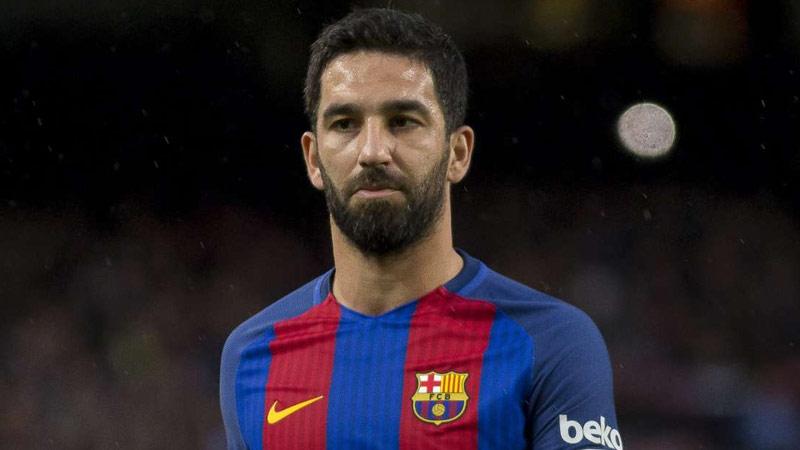 Arda Turan sokağa çıkanlara isyan etti!