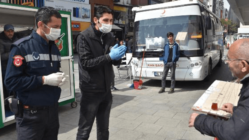 Zabıtanın uyardığı 65 yaşındaki vatandaş: Yaşadık yaşayacağımız kadar