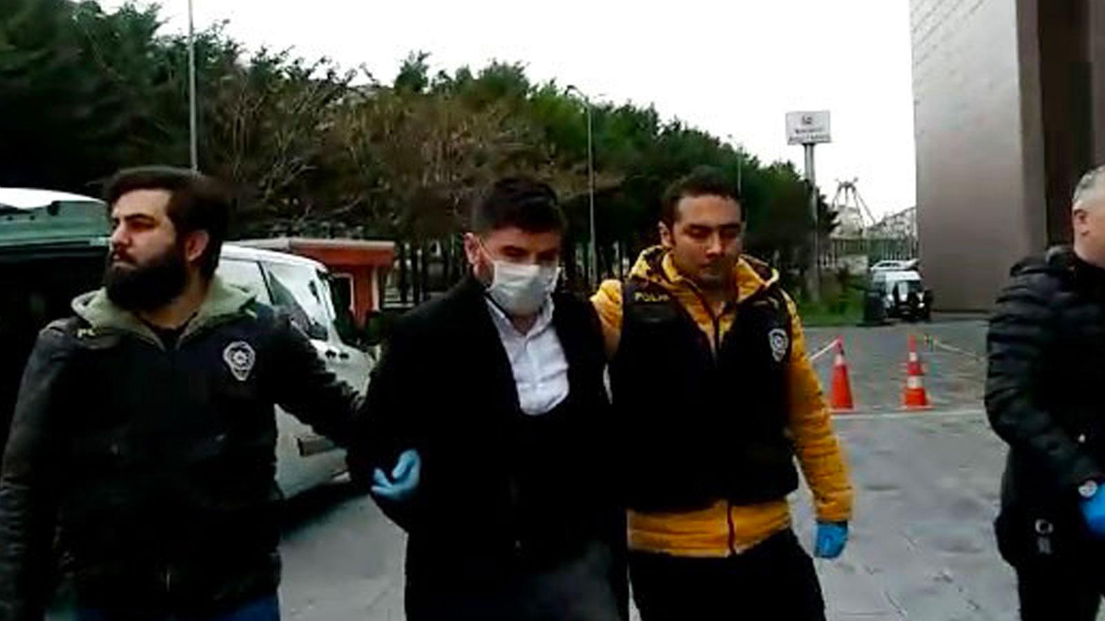 İstanbul'da yaşlı adama zorla maske takarak kolonya döken zanlı: Şaka yapıyorduk