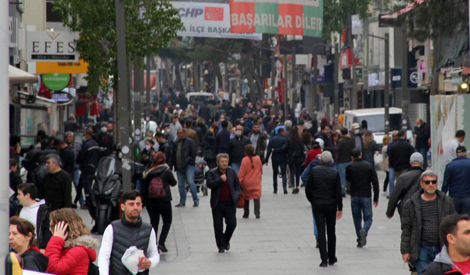 İzmir evde kalmayı tercih etmedi!