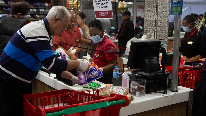 Afrikalılar salgından batıyı sorumlu tutuyor; Avrupalılara 'Koronavirüsler' diye sesleniyor