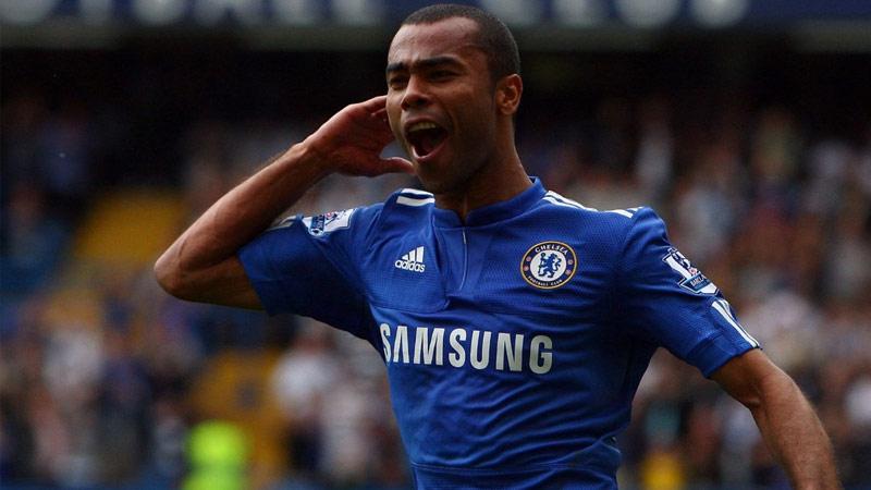 Ashley Cole saldırıya uğradı; sandalyeye bağlayıp, tehdit ettiler