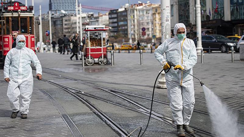 İki rektörden Koronavirüs uyarısı: Nisanı iyi atlatırsak İtalya olmayız; haziranda toparlamış oluruz