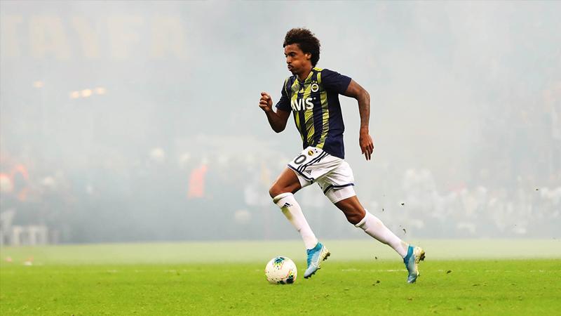 Fenerbahçe'de ikinci kaptanlığa Luis Gustavo getirildi