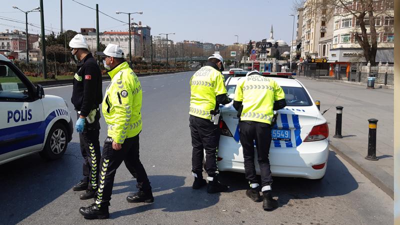 İstanbul'da sokağa çıkma yasağı nedeniyle 8 milyon TL'den fazla para cezası kesildi