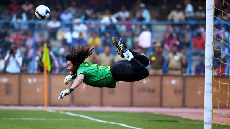 Kolombiyalı kaleci Higuita'nın akrep vuruşu kurmaca mıydı?