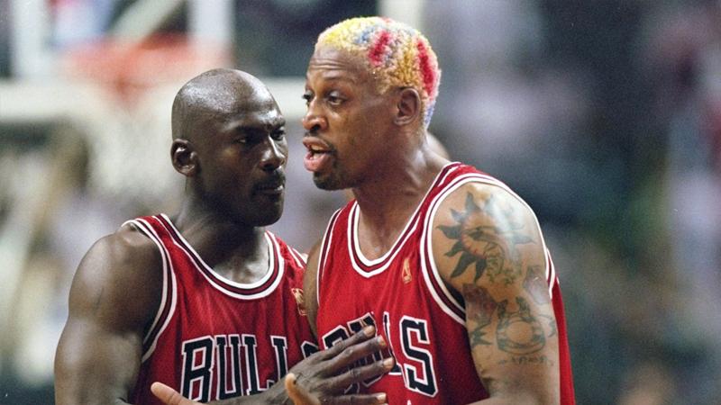 'The Last Dance' gündem olmaya devam ediyor: Michael Jordan, Rodman ile Carmen Electra'yı yatakta bastı!