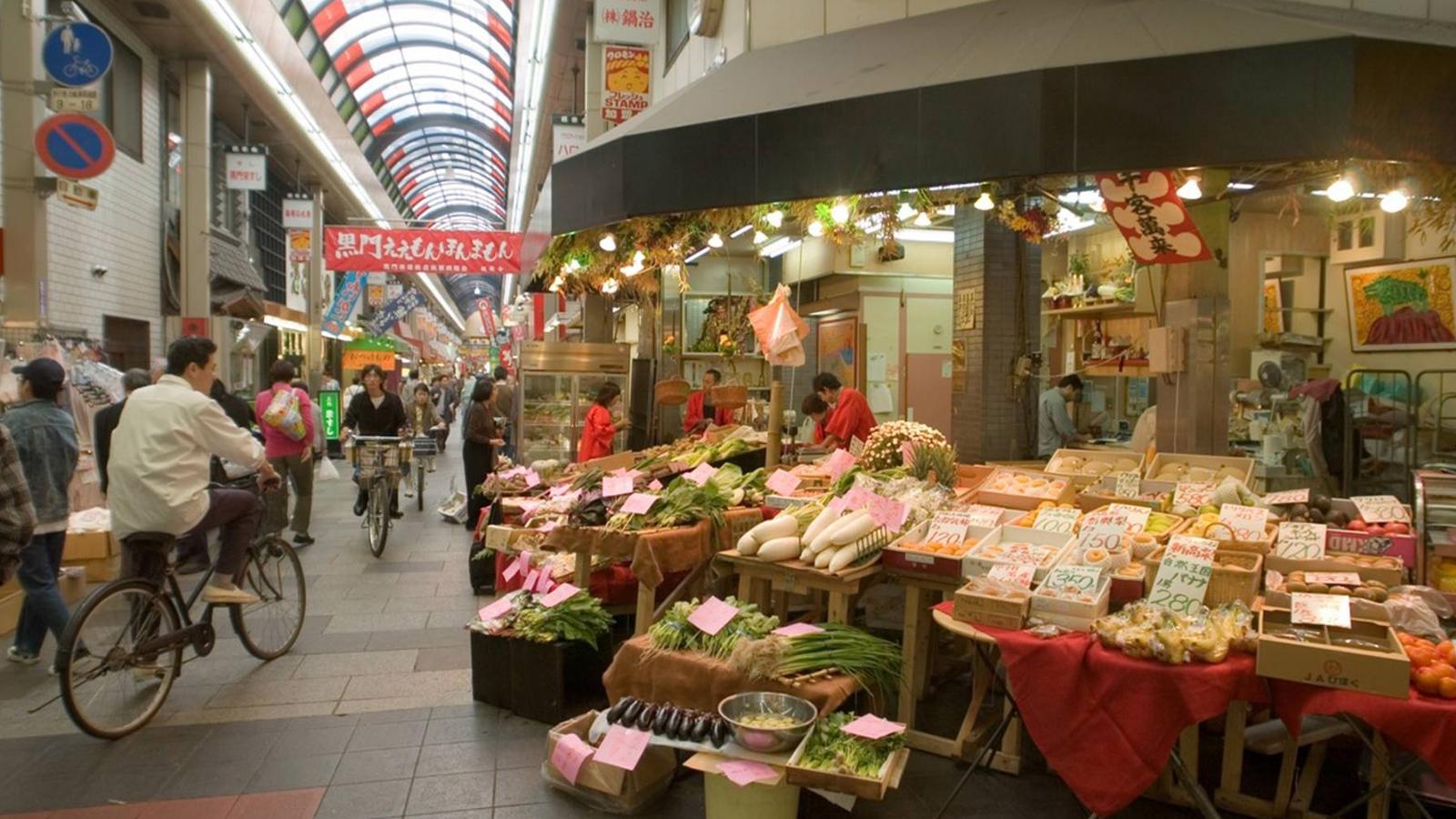 Japonya'da "Alışverişe erkekler gitsin, kadınların gidişi uzun sürüyor" diyen belediye başkanı tepki çekti 