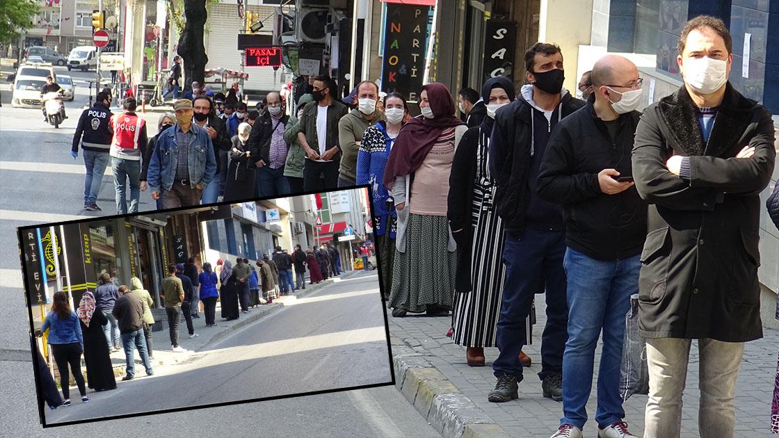 Dört günlük sokağa çıkma yasağının ardından İstanbul'da PTT kuyruğunun sonu görünmedi