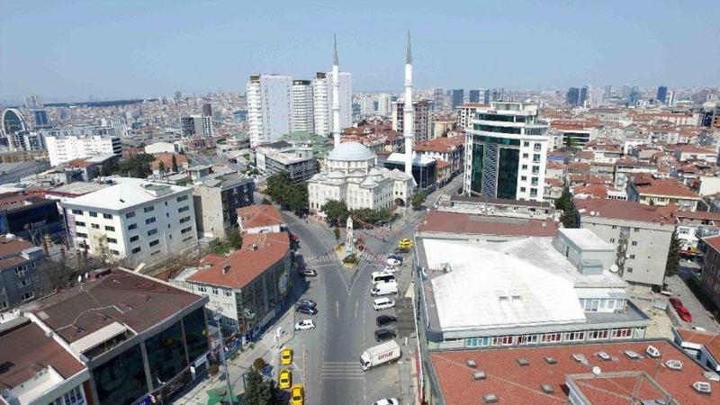 Bağcılar'da bazı meydan ve caddeler yayalara kapatıldı