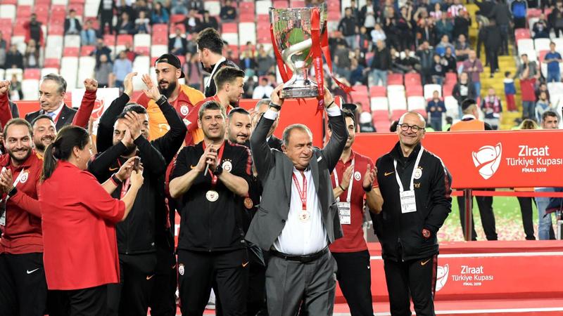 Fatih Terim 'dünyanın en çok kupa kazanan' hocaları arasında