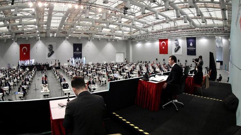 İBB Meclisi olağanüstü toplanmıştı; İmamoğlu’nun 4.2 milyarlık borç talebi 648 milyon liraya düşürüldü