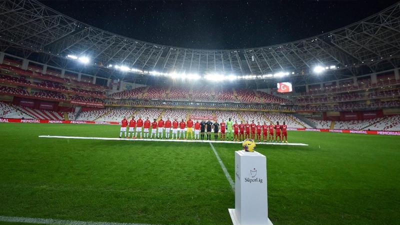 CAS hakemi Emin Özkurt: Ligler tescil veya iptal edilirse UEFA kupalara katılacak kulüpleri reddetme hakkına sahip