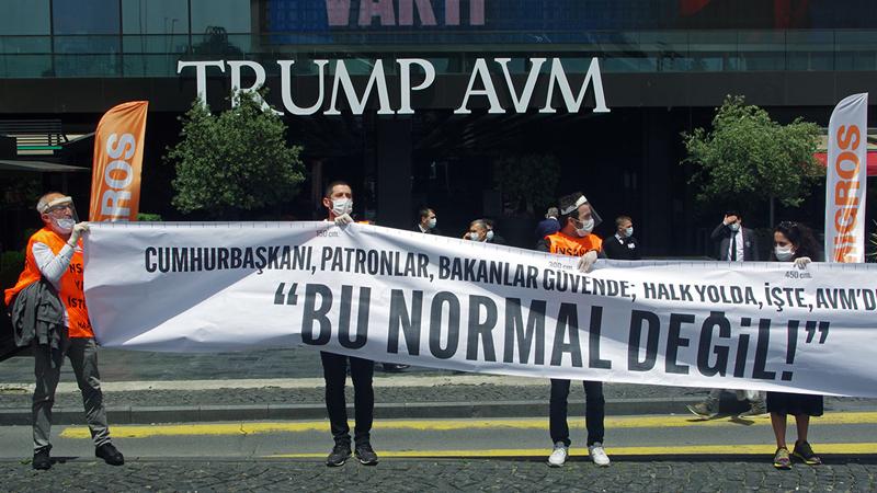 Trump AVM önünde eylem: Bu normal değil!