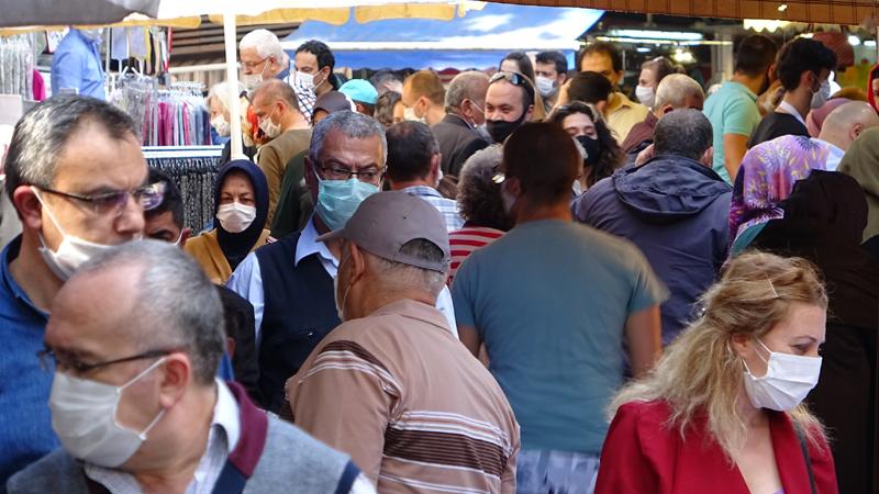 Sağlık Bakanı Koca'dan 'sosyal mesafe' uyarısı: Maske yetmez