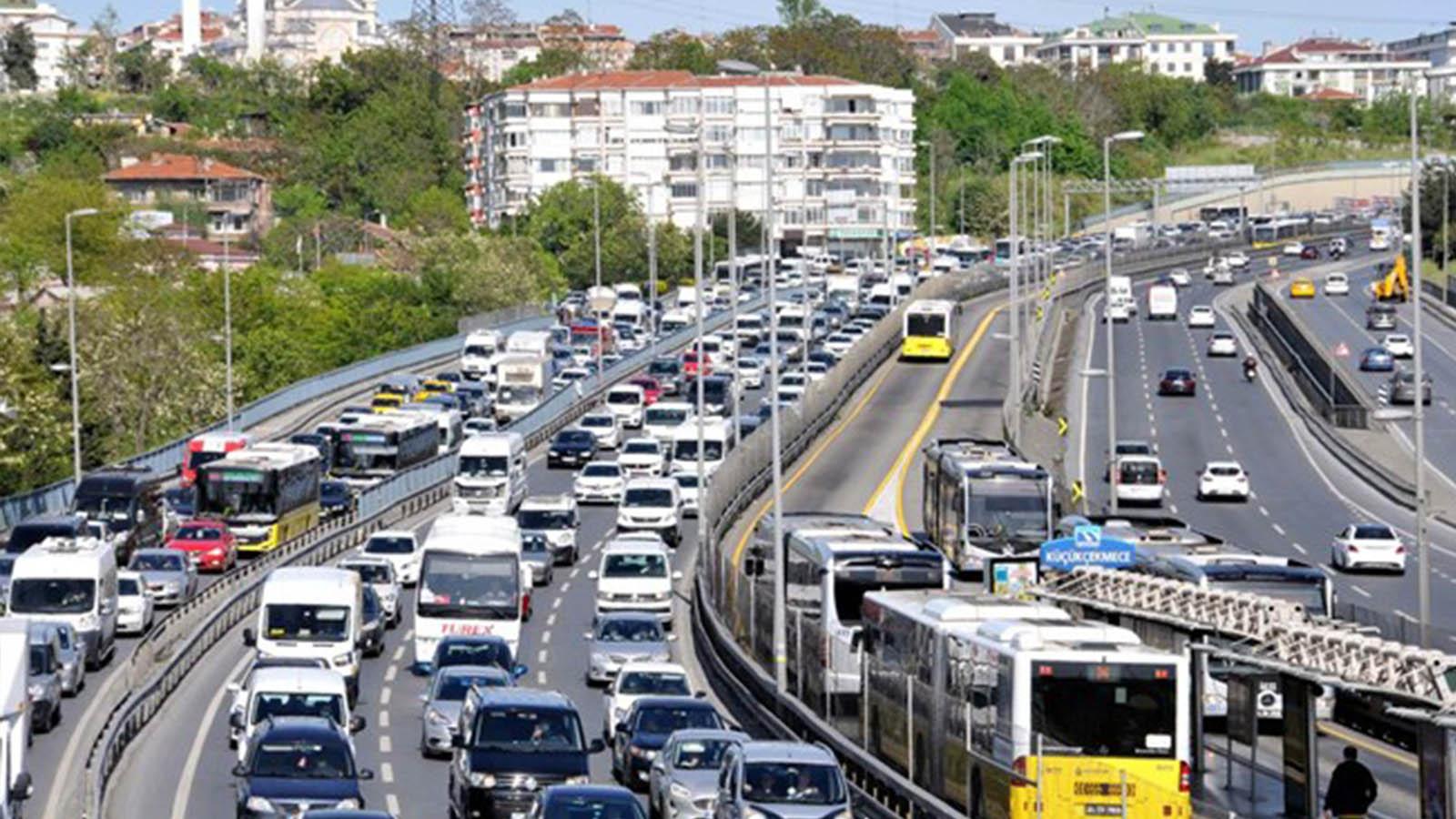 Trafik sigortasında zam yarı yarıya indi