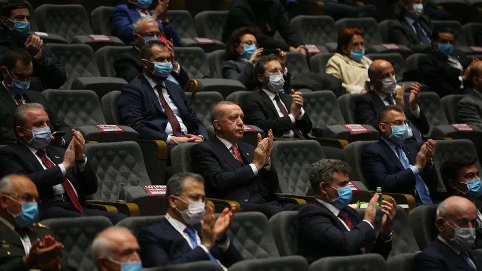 Murat Yetkin Erdoğan'ın maskesiz fotoğrafını yorumladı: Dış temaslarında virüs kaptı ve hızlı bir kürle iyileşti de bağışıklık kazandığı mı anlaşıldı?