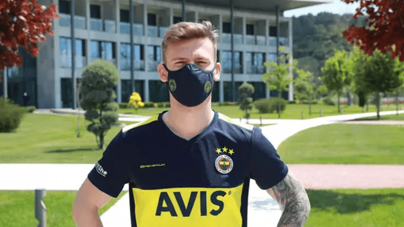 Fenerbahçe, logolu maske satışına başladı