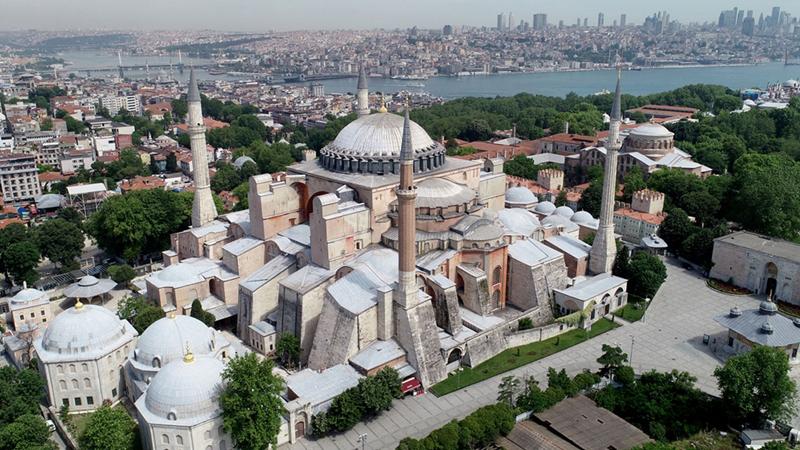 Karar yazarı Yıldıray Oğur: Ayasofya, Bakanlar Kurulu kararıyla kolaylıkla camiye çevrilebilir ama o zaman koz olma vasfını kaybeder